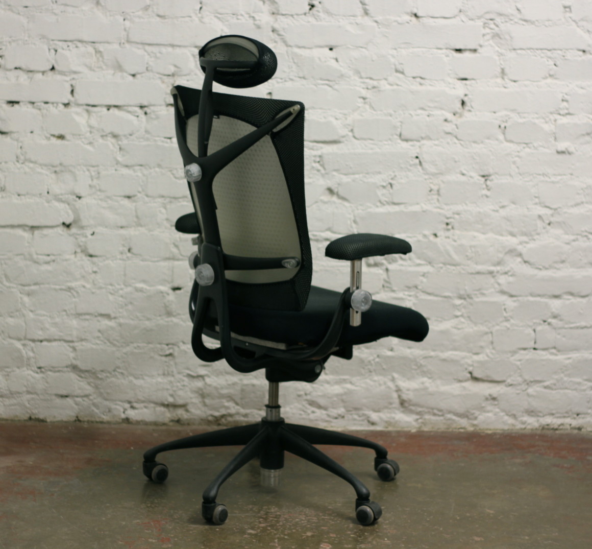 MYYTY! SOLD! / YPSILON CHAIR / VITRA Kuolinpesien osto ja