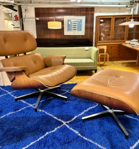 MYYTY! SOLD!/ EAMES LOUNGE CHAIR / HERMAN MILLER